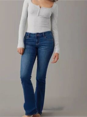 American Eagle Curvy
Kick Boot jeans